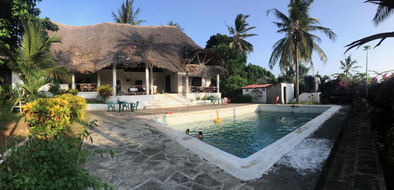 Travellers Inn Resort Malindi Kijiwetanga Bagian luar foto